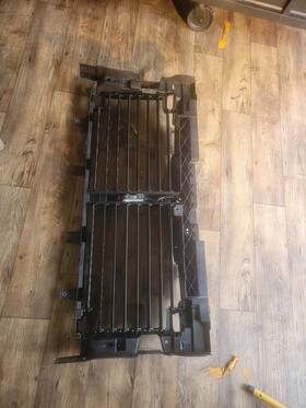 84652494 Chevrolet 2019-2022 Silverado Front Active Air Grille Shutter Oem 19-22