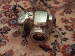 Kodak Easyshare Z612 6.1MP Digital Camera Silver With Charging Dock. Fixed Price $20.00.